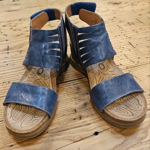 Bionica Gracen Wedge Sandals 8.5